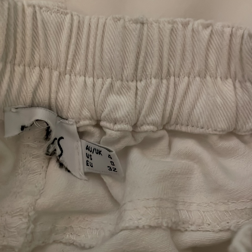 White cargo pants - Picture 2 of 3